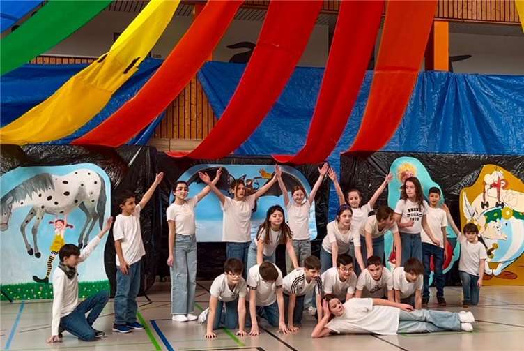 Kreativ, kunterbunt, karnevalistisch – Ein Fest der Helden am GiK. Fotos: GiK