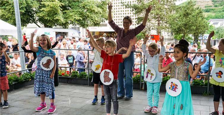 Kreativangebote wurden gerne angenommen. Am Nachmittag zeigten die Kleinsten des Integrativen Kindergartens ihren Tanz. 