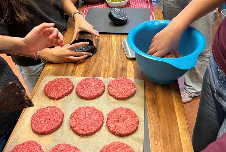 Kreative Burger-Küche in Kaltenengers: Ein Abend voller Genuss.