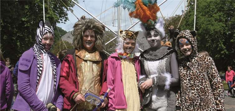 Kreative Kid´s zeigten beim Cochemer Kinderfest gekonnte Tanzeinlagen und schön einstudierte Schauspielszenen. -TE-