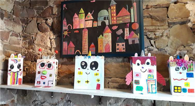 „Kreatives Schaffen von Menschen mit und ohne Handicap“privat