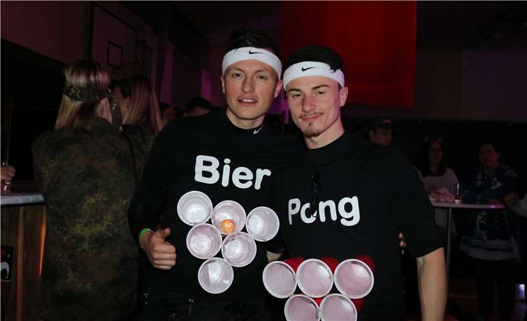 Kreativität bei den Kostümen gab es auch zu sehen.