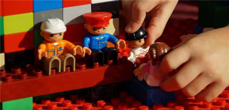 Kreativität und Fantasie sind spielerisch vermittelbar. privat