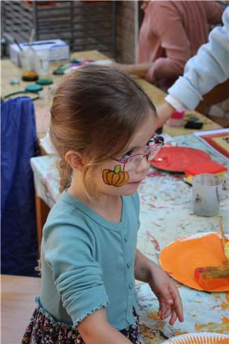 KreativtischFotos: Haus für Kinder