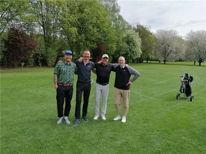 Krebshilfe beim Turnier.  Quelle: Golf- und Landclub Bad Neuenahr e.V.