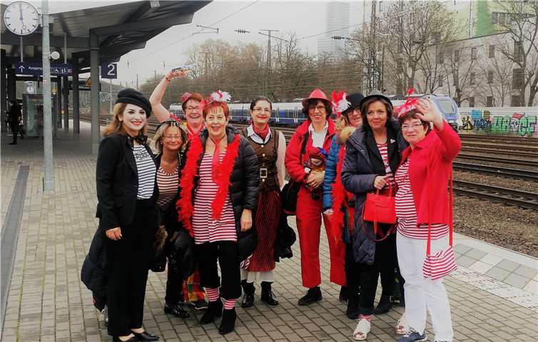 Kreis CDU Frauen feiern ganz närrisch in der Domstadt.privat