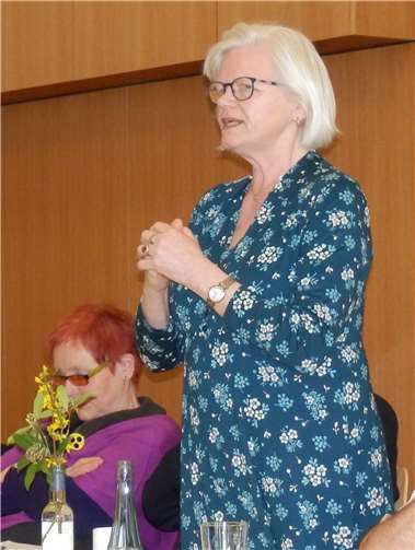 Kreis-Chorleiterin Barbara Nöst-Butz aus Andernach erläutert ihren Jahresbericht.Foto: privat