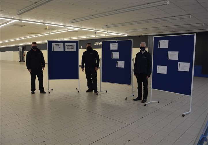 Kreis-Impfzentrum-Koordinator Guido Erler mit seinem Vertreter Marcus Grün und Landrat Frank Puchtler (r.).Foto: Rhein-Lahn-Kreis