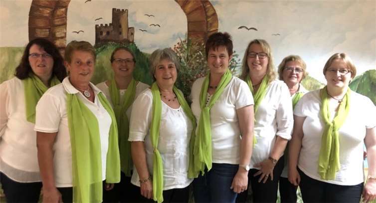 Kreis Neuwied. Der neue Vorstand der LandFrauen Kreis Neuwied stellt sich vor: Katja Milad Vorsitzende, Doreen Retterath Stellvertreterin, Theresia Liedhegener 2.Stellvertreterin, Isabel Imig Beisitzerin, Jutta Schmidt Beisitzerin, Gerlinde Lehnhardt Beisitzerin, Monika Hombeul Geschäftsführerin. Foto: LAndfrauen im Kreis Neuwied