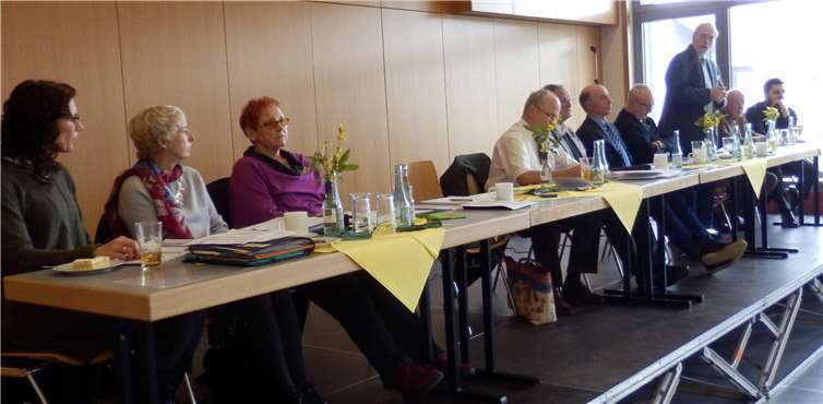 Kreis-Vorsitzender Peter Weiler aus Ochtendung eröffnet den Verbandstag.