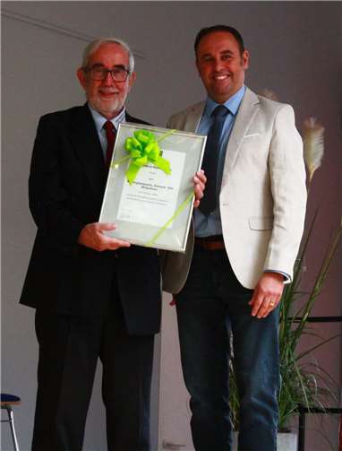 Kreisbeigeordneter Jens Firmenich mit dem Vorsitzenden.