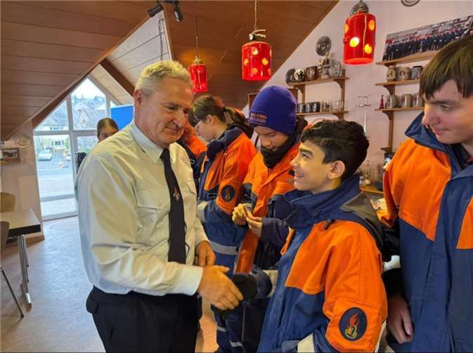 Kreisjugendfeuerwehrwart Horst Klee begrüßte die Jugendfeuerwehr.