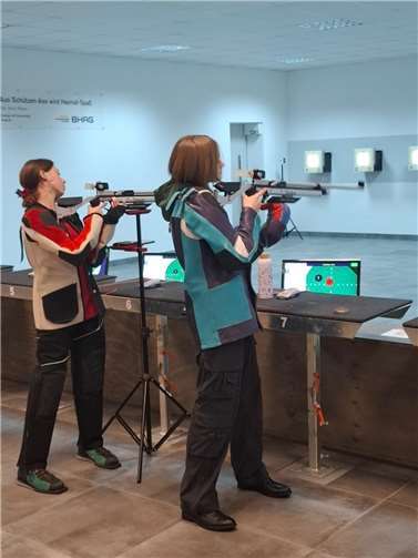 Kreismeisterschaft v.l. Lea Kalbitzer, Jana Vetterlein.