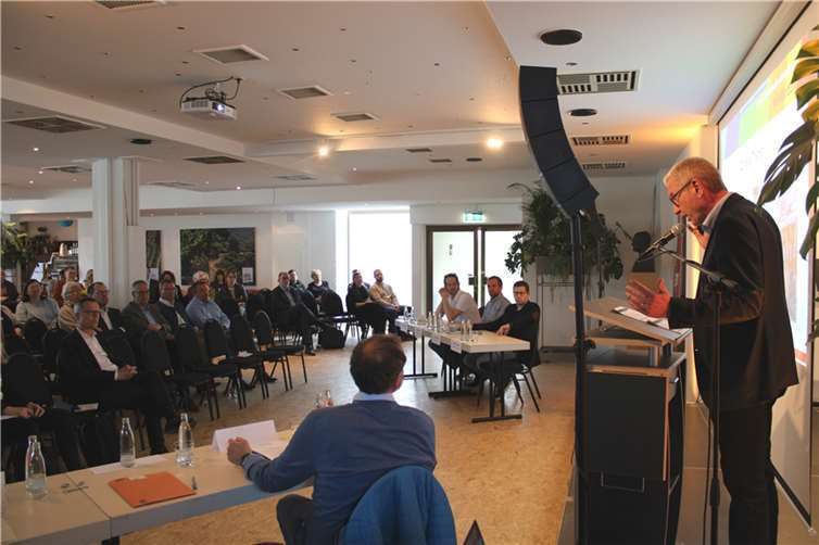 Kreisstadt-Bürgermeister Guido Orthen unterstrich die Wichtigkeit nachhaltigen und effektiven Hochwasserschutzes, der auch umgesetzt werden muss. @DU