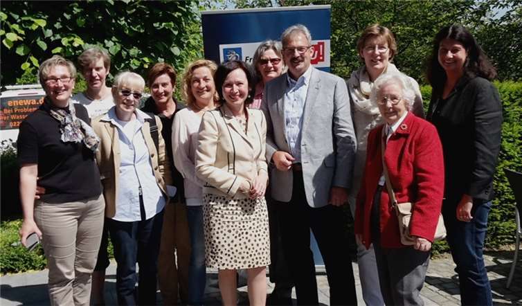 Kreistagsabgeordneten Christoph Fiévet fühlte sich bei der Frauen-Union Wachtberg wohl.M. Scholz