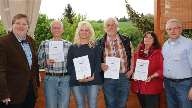 Kreisverbandsvorsitzender Heinz-Wilhelm Schaumann, Friedrich Alex, Gabriele Weiler, Hans-Ernst Pollig, Helga Pollig, Ortsverbandsvorsitzender Werner Wey. Werner Wey