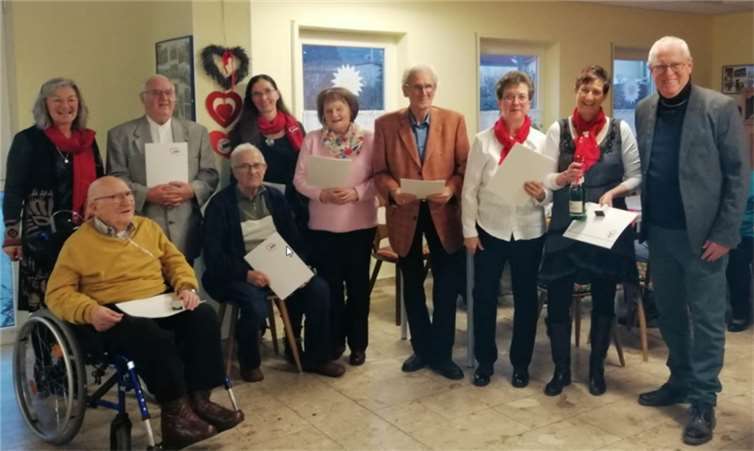 Kreisvorsitzender Fredi Winter durfte zahlreiche langjährige Mitglieder auszeichnen.  Foto: privat