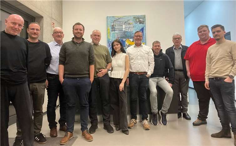 Kreisvorsitzender Ulrich v. Bebber und FDP-Mann Robert mit den Kandidierenden (v. l.) Raphael Rüdesheim (Burgbrohl), Reiner Hilger (Glees), Martin Schmitt (Niederzissen),Werner Kaiser (Wehr), Nora Kraus (Spesart), Stefan Gros (Niederzissen), Tobias Argendorf (Kempenich), Theo Eckel und Florian Schlüter (beide Niederzissen).  Foto: privat
