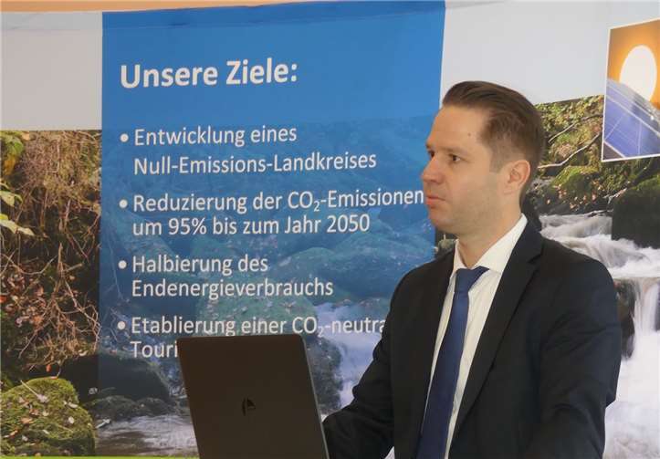 Kreiswirtschaftsförderer Dirk Barbye stellte das zukunftsorientierte Projekt mit seinen Vorteilen noch einmal detailliert vor.