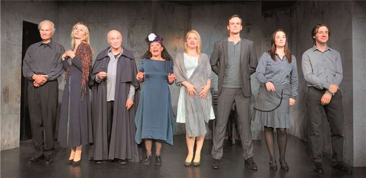 „Krieg und Frieden“ nach dem Roman von Leo Tolstoi wird im Schlosstheater aufgeführt. privat