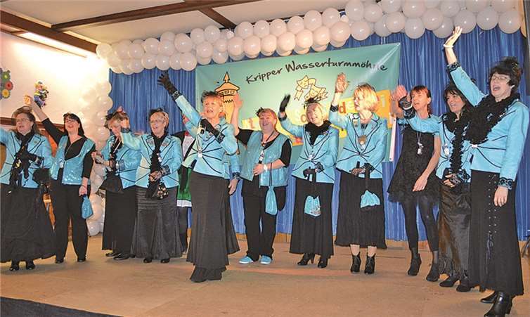 Kripper Möhneschar feierte rundum gelungene Sitzung, hier die Wasserturm-Möhne auf der Bühne. -AB-