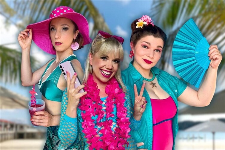 Kristina Willmaser (l.), Christina Stephan (m.) und Andrea Schyboll stranden in der Karaoke-Komödie „Tussitrip“ im Chaos.