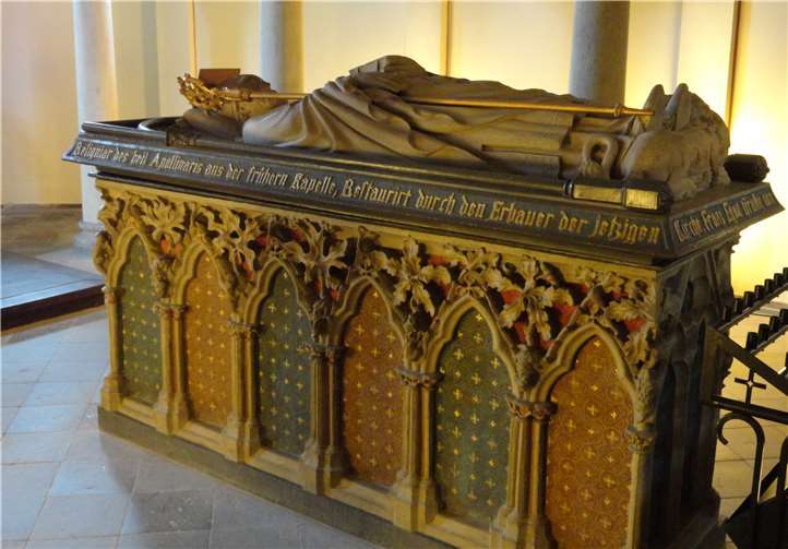 Krypta mit Sarkophag.Foto: E. Wacker