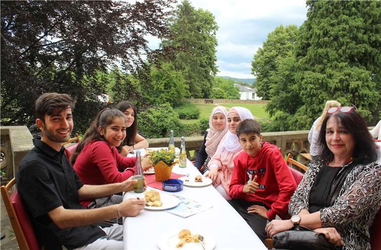 Kuchen, Geselligkeit, Parkblick: So schmeckt der Sinziger Sommer.