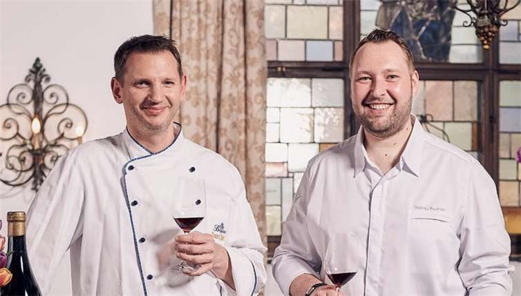 Küchenchefs Dirk Burger und Tobias Rocholl.Fotos: privat