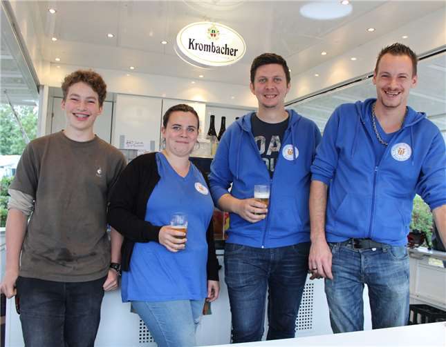 Kühle Getränke gab es bei der Anna-Kirmes in reichlicher Auswahl. 