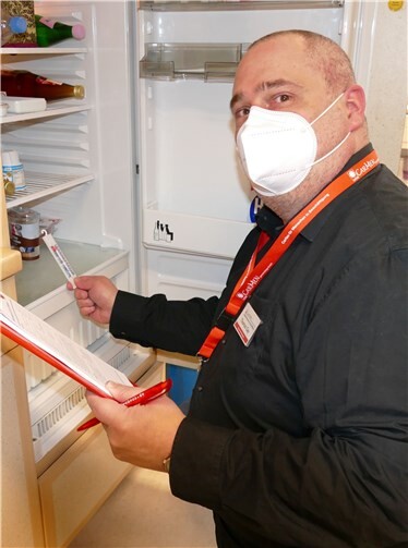 Kühlschrank oder Wasserboiler können teure „Stromfresser“ sein: Der Stromspar-Check der Caritas hilft, Energie und Geld zu sparen.