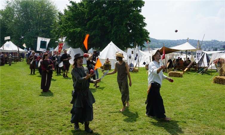Künstler zeigten auch ihre Künste in Jonglage und vieles mehr.