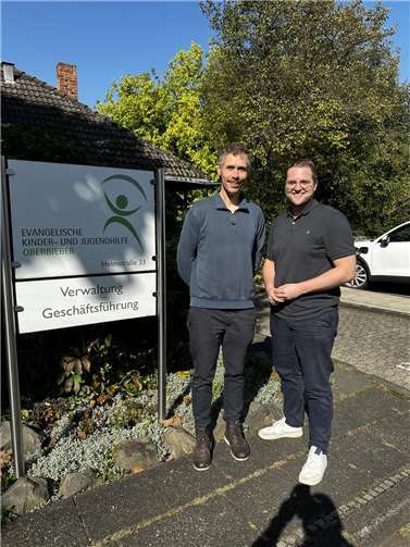 Kürzlich besuchte der heimische Bundestagsabgeordnete Martin Diedenhofen (SPD) die Evangelische Kinder- und Jugendhilfe in Oberbieber. Dort sprach er mit dem Vorstand Bent Herzog (links).  Foto: Sebastian Lück
