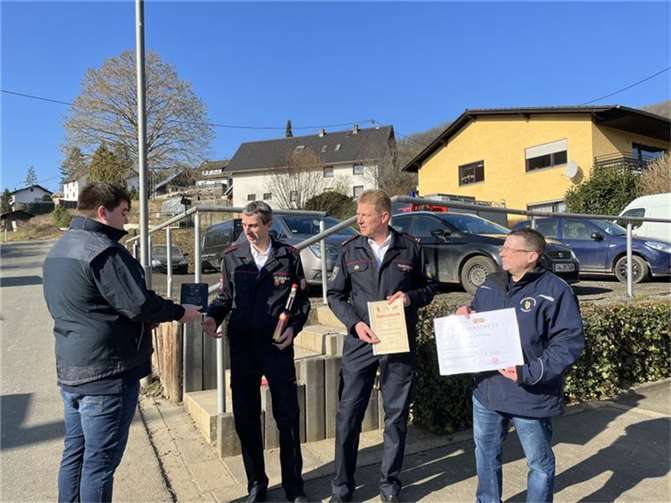 Kürzlich erfolgten wieder zwei Spendenübergaben.  Foto: privat