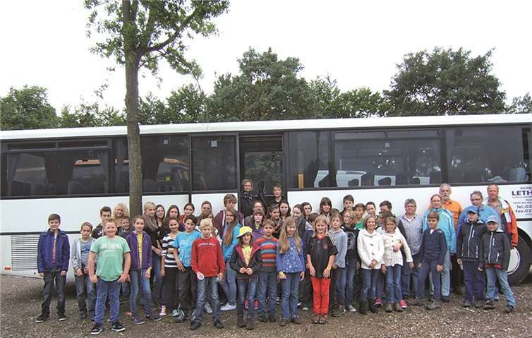 Kürzlich fuhren die Messdiener/innen und Pfarrbriefträger/innen der Pfarreien Wershofen und Hümmel mit ihren Betreuern ins Phantasialand nach Brühl.Privat