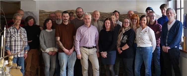 Kürzlich kamen im Hotel zur Post in Roßbach interessierte und engagierte BürgerInnen zur Gründung einer unabhängigen Wählergenmeinschaft zusammen mit dem Ziel, die Zukunft ihres Ortes aktiv mitzugestalten. Foto: Günter Fröhlich