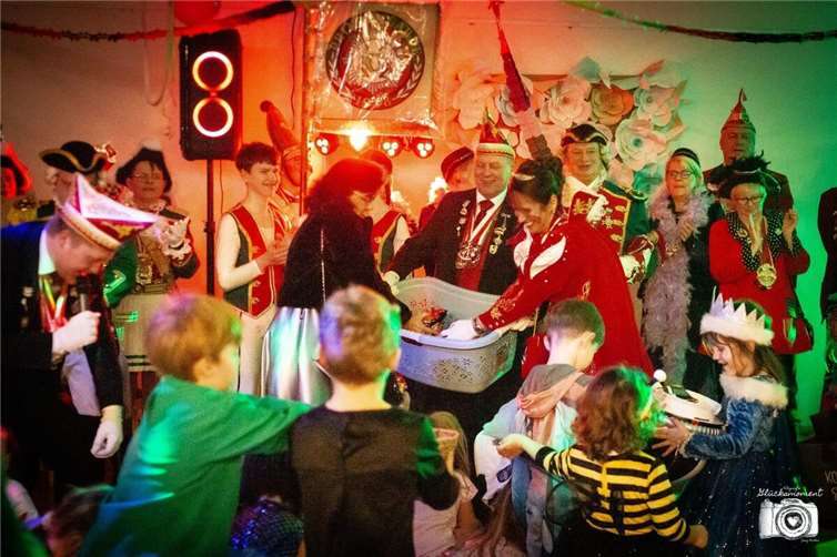 Kürzlich verwandelte sich das Pfarrheim Remagen durch die Kita St. Martin in ein buntes Karnevalsparadies. Foto: privat