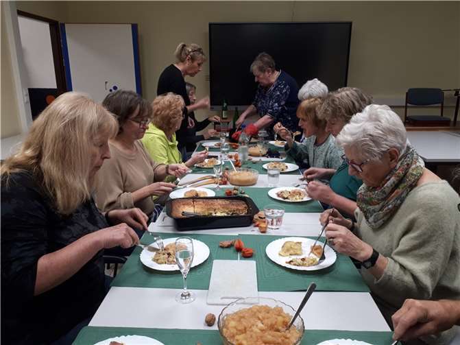 Kulinarische Variation: der Kochabend mit Döbbekoche. Foto: privat