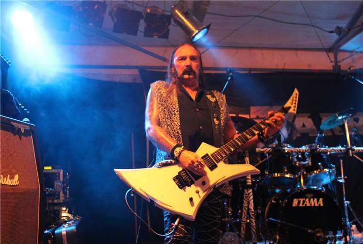 Kult-Gitarrist von „Gun Barrel“: Rolf Tanzius.