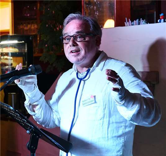 Kultiger Auftritt: Manfred Ruch als gehört als „Gerontologe“ schon zur Grundausstattung in der Bütt.