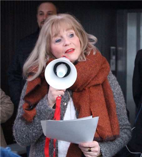 Kulturdezernentin Dr. Margit Theis-Scholz begrüßte die Gäste zur Eröffnung und lobte das Engagement aller Künstler für „ihren“ Stadtteil. privat