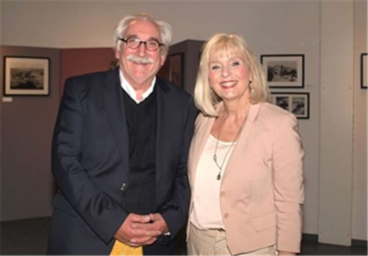 Kulturdezernentin Dr. Margit Theis-Scholz und Dr. Rainer Doetsch, Leiter des Rhein-Museums, eröffneten die Kulturtage offiziell. US