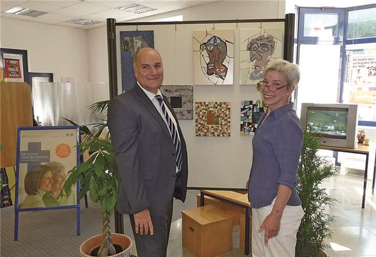 Kundenberater Helmut Reuter und Künstlerin Heike Rausch.privat