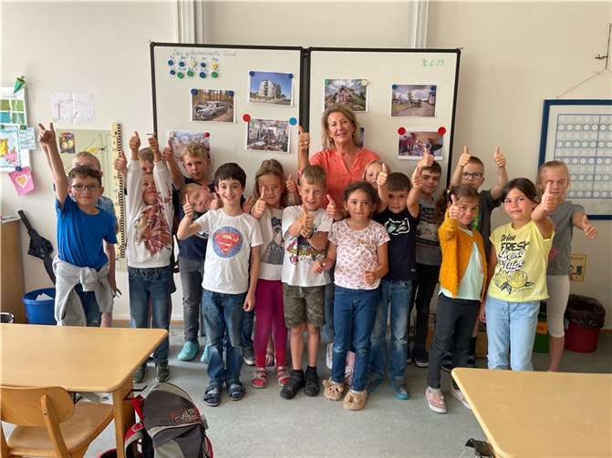 Kunst für einen guten Zweck: Grundschulkinder sammeln Spenden für ukrainische Gleichaltrige. Foto: Birgit Otto