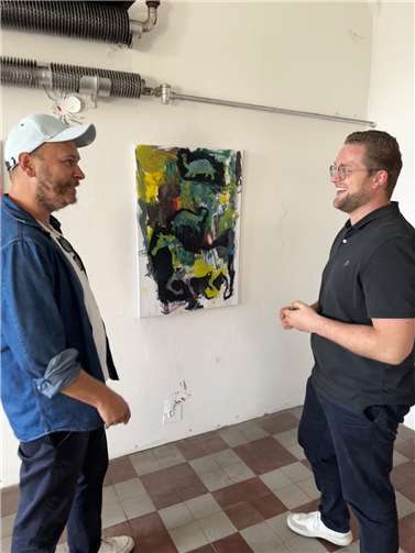 Kunst sollte für alle da sein - dieser Ansicht ist der heimische Bundestagsabgeordnete Martin Diedenhofen (SPD). Kürzlich besuchte er den Neuen Kunstverein Mittelrhein auf dem ehemaligen Rasselstein-Gelände in Neuwied.Foto: Sebastian Lück
