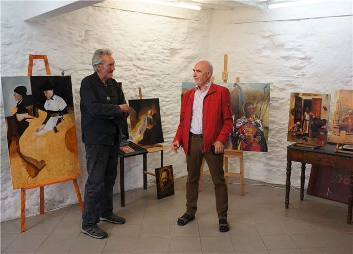 Kunstmaler Heribert Elzer (re.) im Gespräch mit Alfred Adams. Foto: OK4