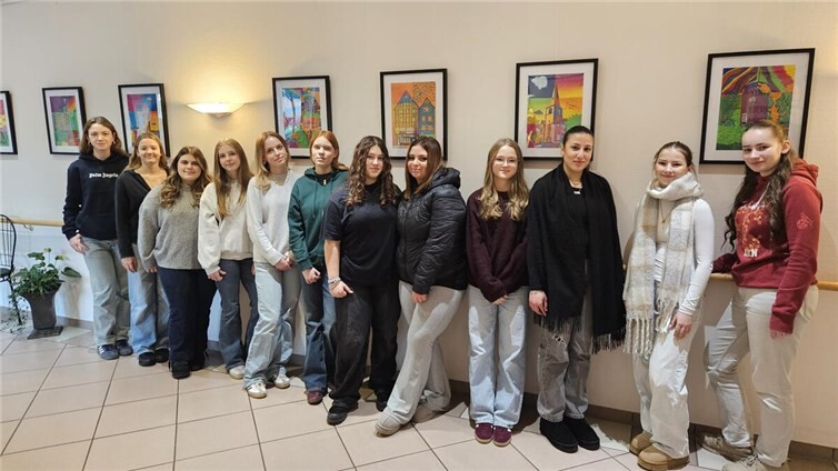 Kunstprojekt der Robert-Koch-Schule bereichert die Seniorenresidenz Sankt Antonius. 