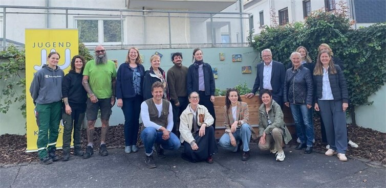 Kunstprojekt in Koblenz: Ein Schulhof wird zum Ort der Kinderrechte. 