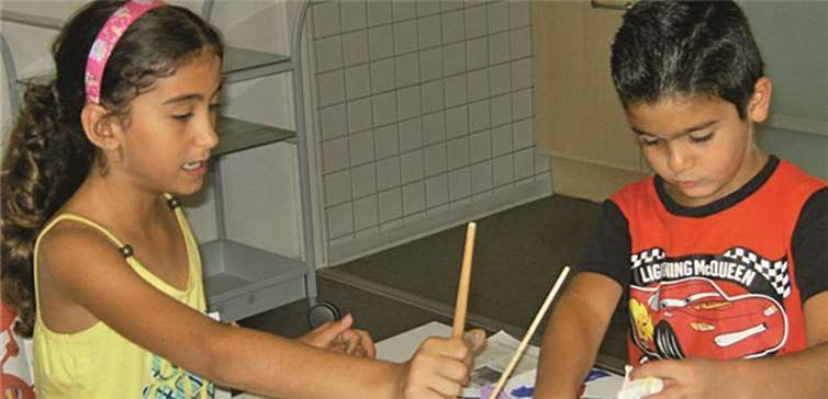 Kunsttherapie mit Flüchtlingskindern.