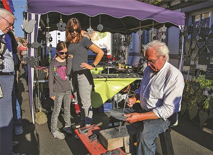 Kunstwerke aus Schiefer wurden vor Ort angefertigt.